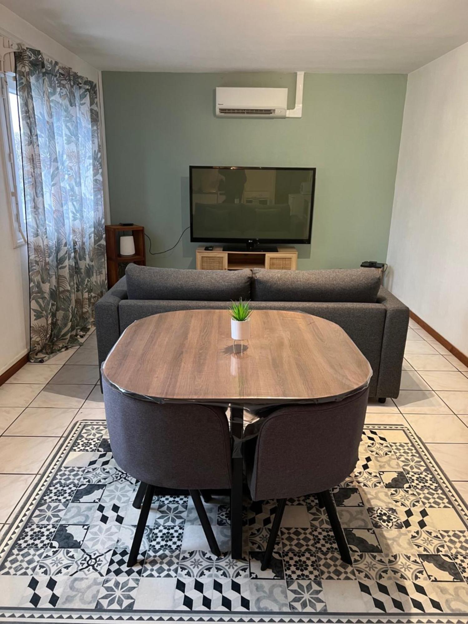 Appartement T2 Cosy Saint-Eloy-les-Mines Екстер'єр фото