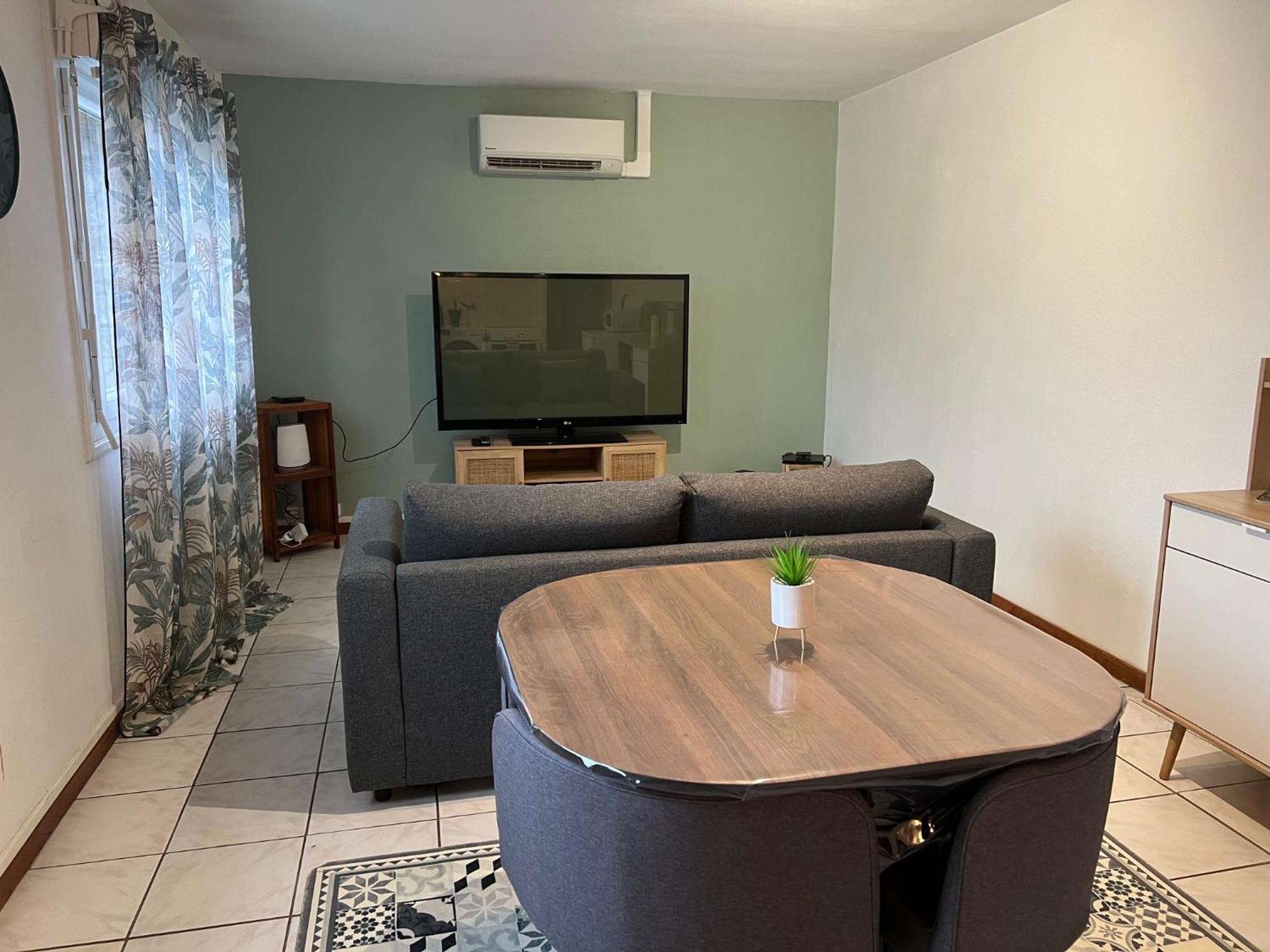 Appartement T2 Cosy Saint-Eloy-les-Mines Екстер'єр фото